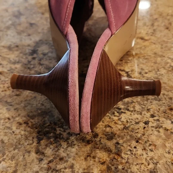 Coach Pink Suede Mule Sandals. Buckle - Picture 12 of 16